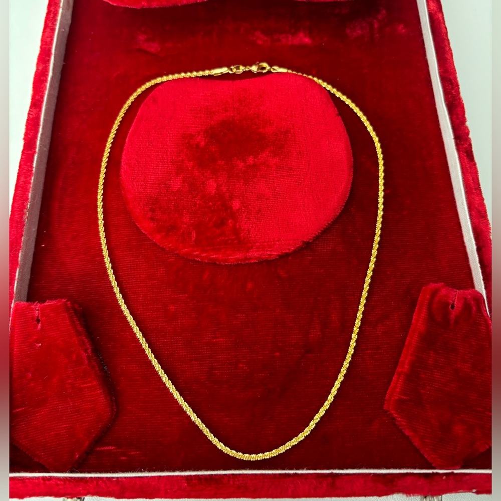 18K Gold Plated Shiny Necklace 18”